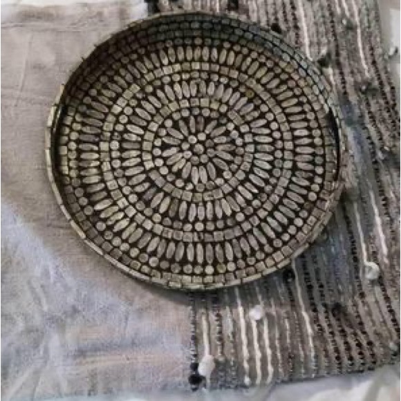 Throw blanket and decorative plate - Picture 2 of 5